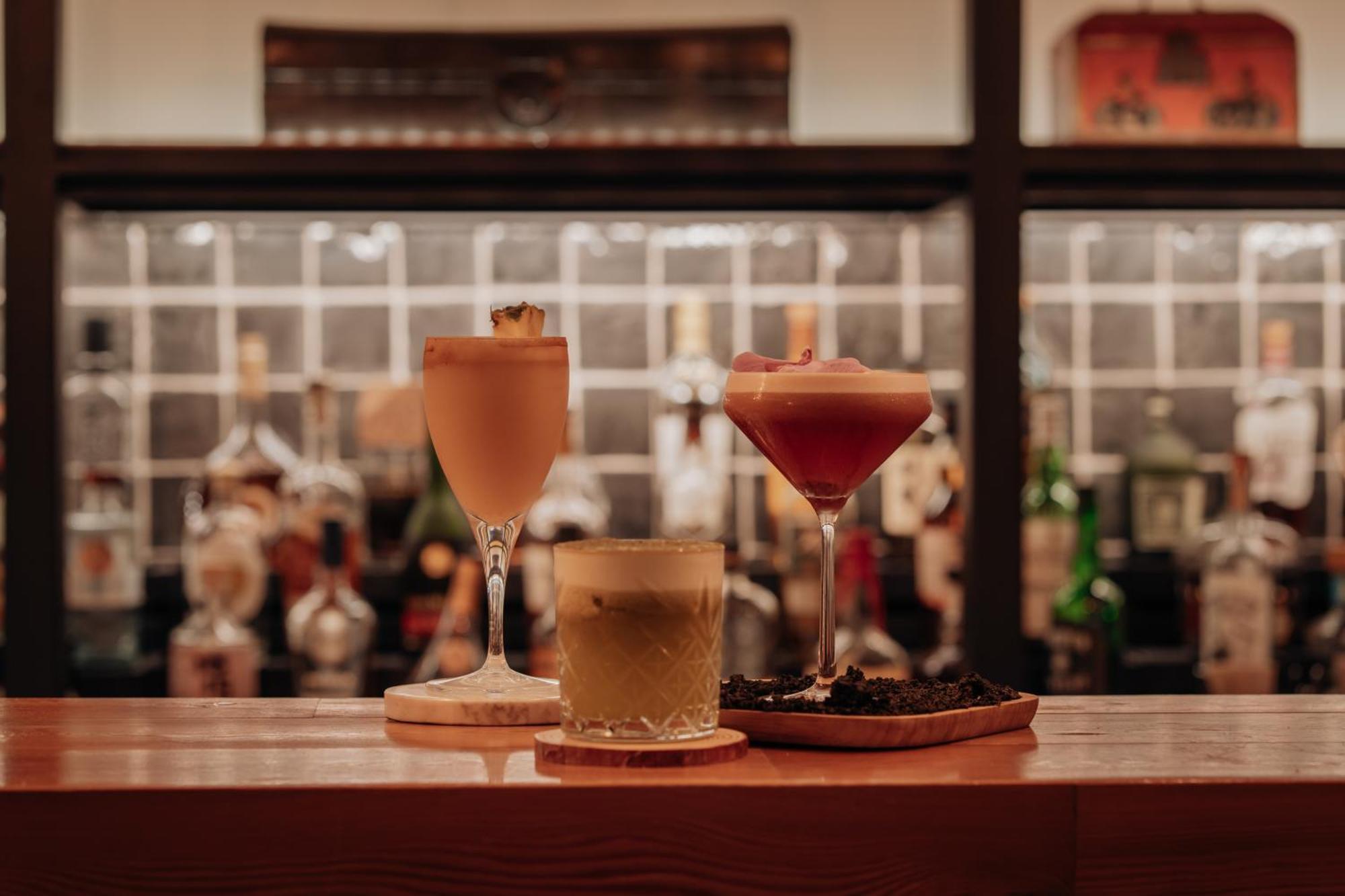 Sensi Azores Nature And Spa Ginetes Zewnętrze zdjęcie A selection of cocktails at the bar